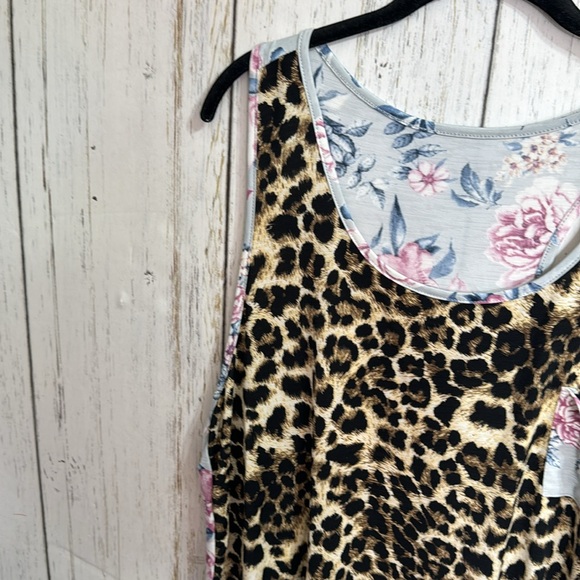 Floral Animal Print Sleeveless Tank Top - Picture 3 of 7